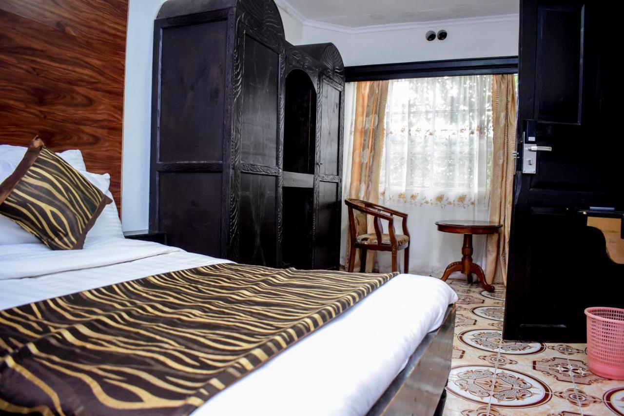 Simba Village Relax Inn 埃尔多雷特 外观 照片