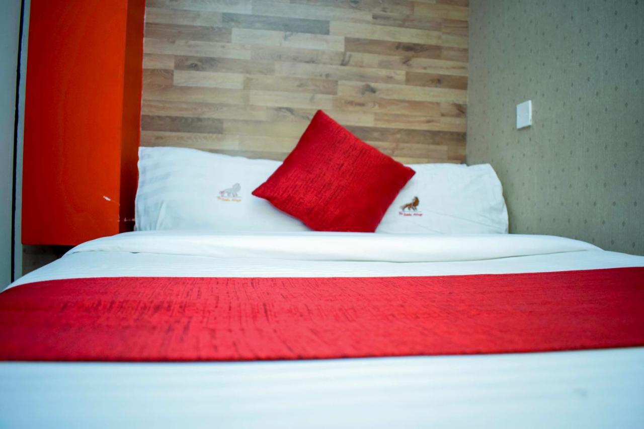 Simba Village Relax Inn 埃尔多雷特 外观 照片