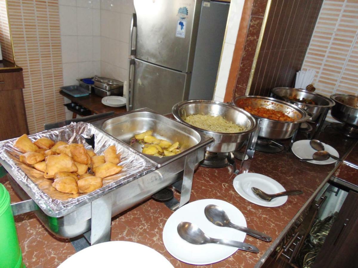 Simba Village Relax Inn 埃尔多雷特 外观 照片