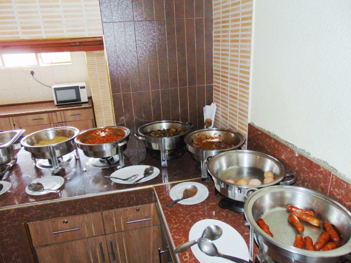Simba Village Relax Inn 埃尔多雷特 外观 照片
